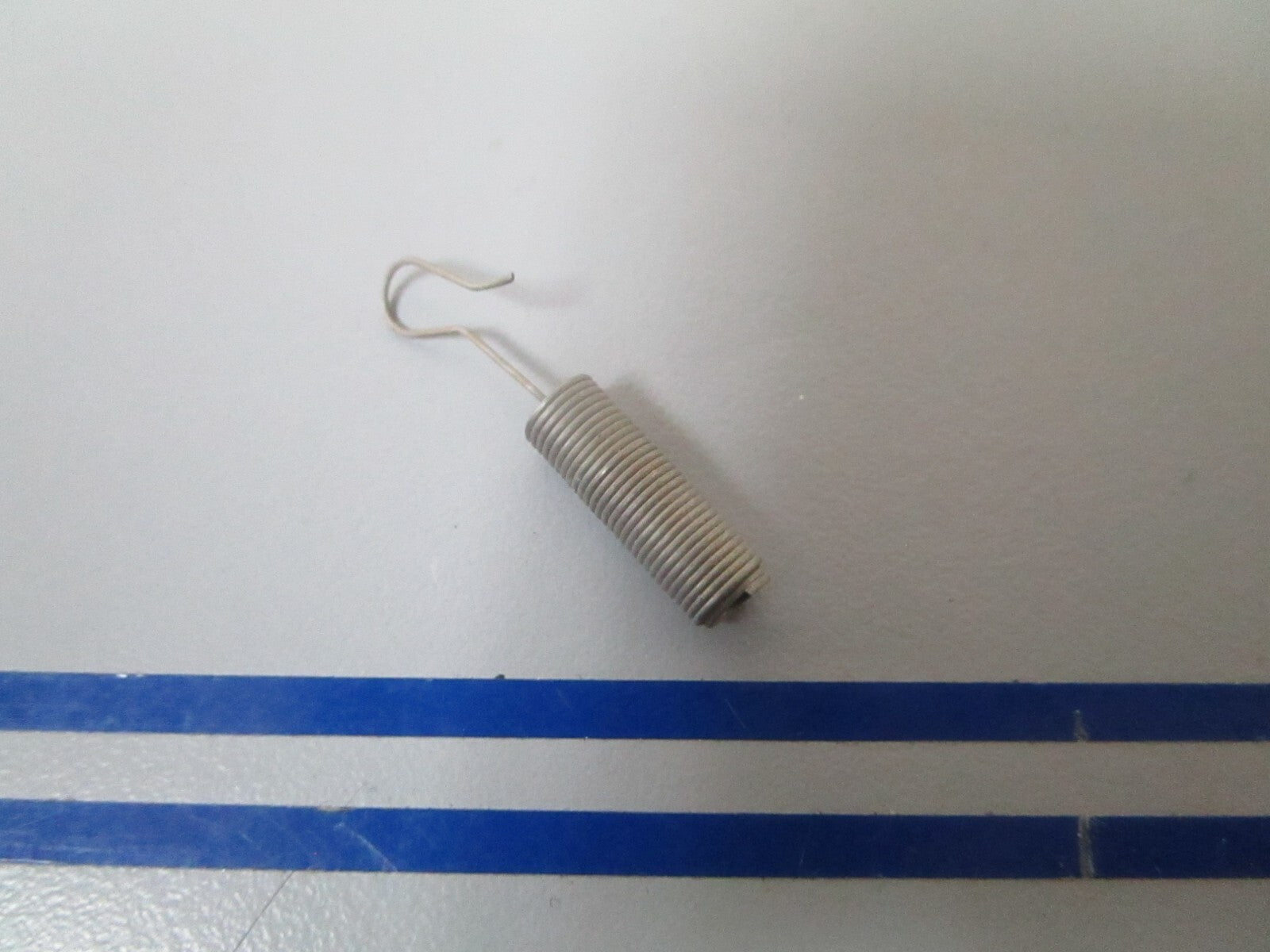 *NEW OEM* 0810 OMC Johnson Evinrude Spring 312940 0312940