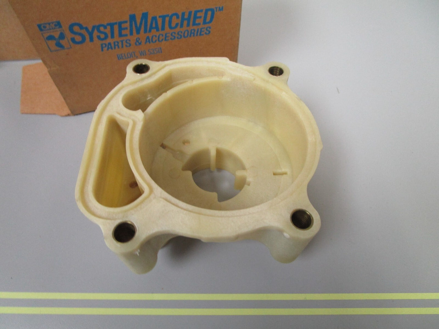 *NEW OEM* 0810 OMC Johnson Evinrude Impeller Housing Assembly 385801 0385801