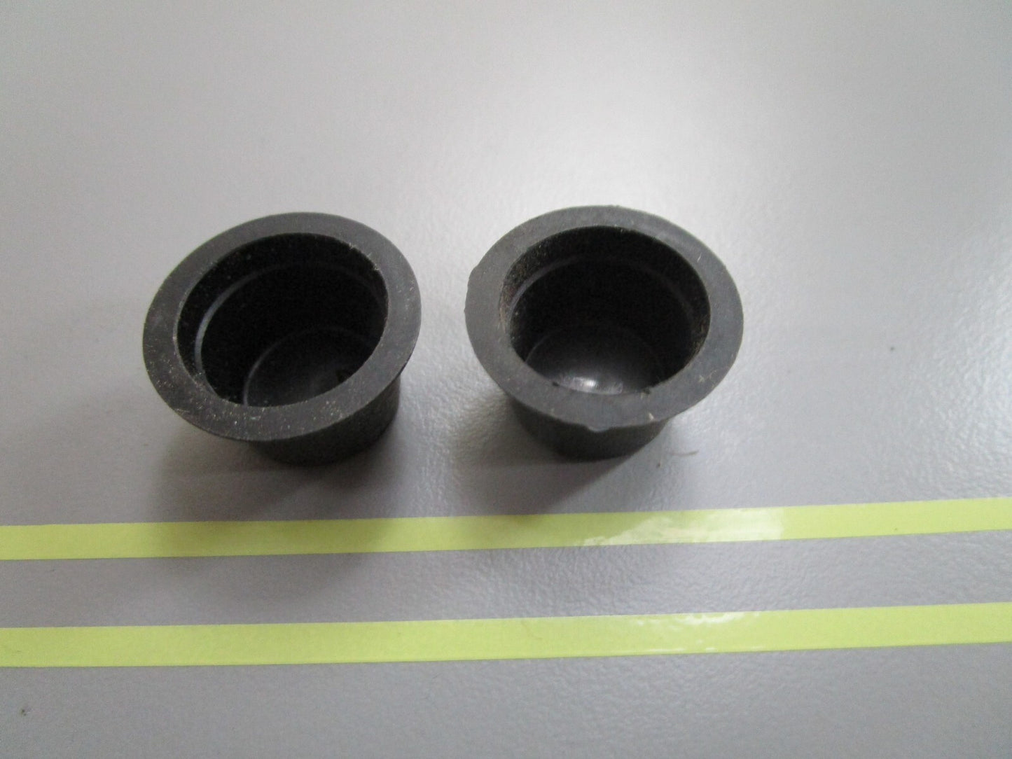 *NEW OEM* (LOT OF 2) 0810 OMC Johnson Evinrude Plug 318173 0318173