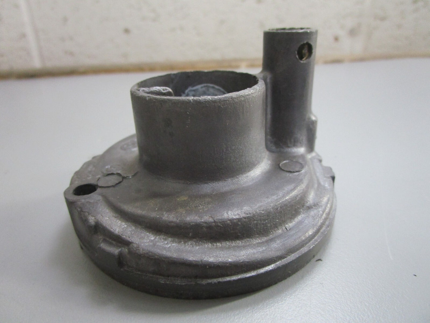 *NEW OEM* 0810 OMC Johnson Evinrude Impeller Housing 310344 0310344