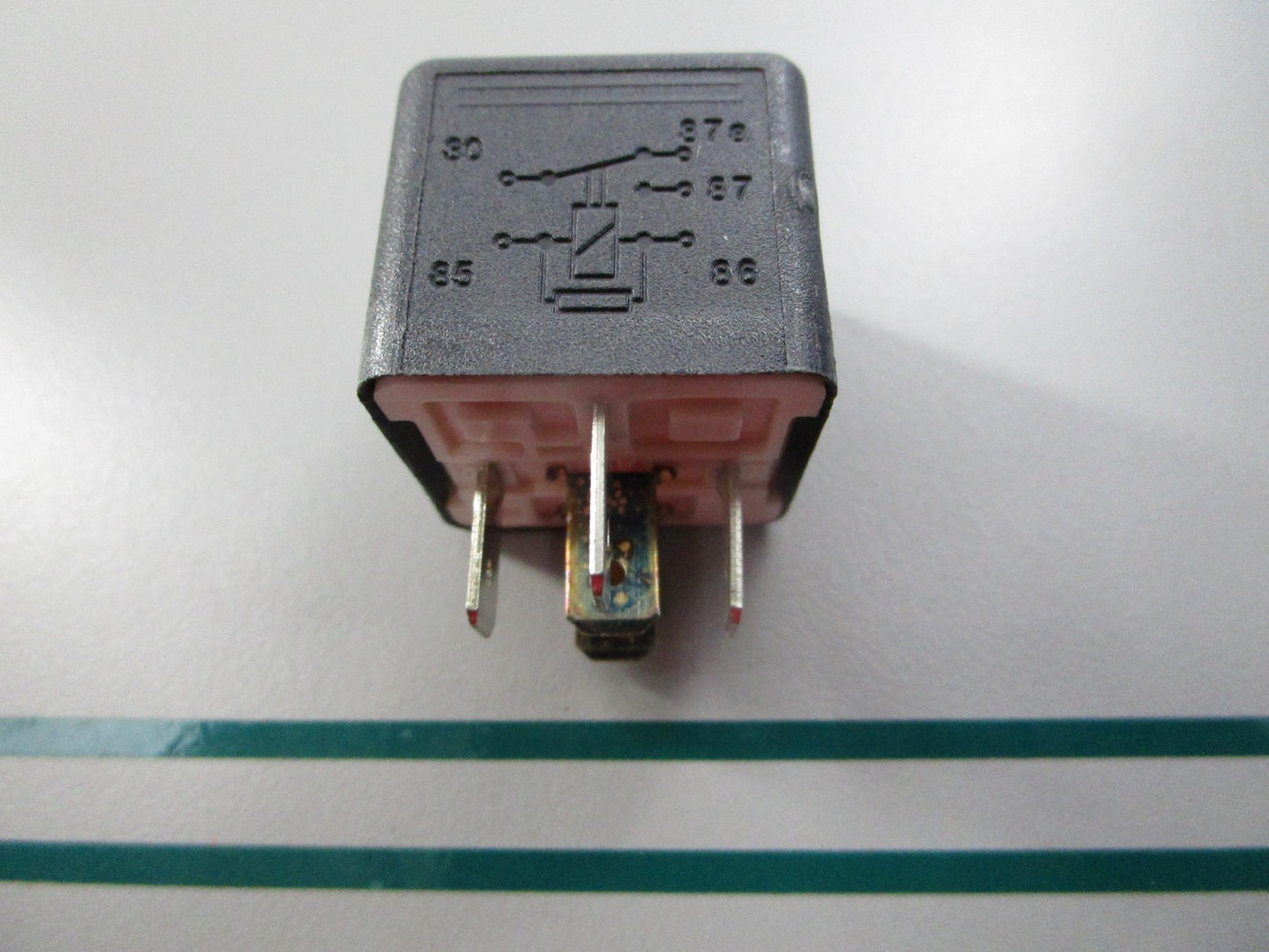 NEW 18-5705 Replaces: 582472 584416 876039 Sierra Power Trim Relay 0810