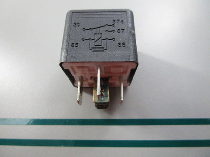 NEW 18-5705 Replaces: 582472 584416 876039 Sierra Power Trim Relay 0810