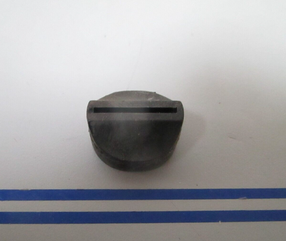 *NEW OEM* 0770 OMC Johnson Evinrude Key Push Knob 322176 0322176