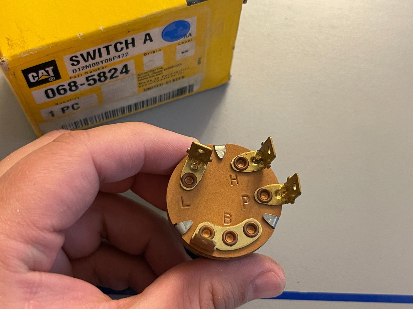 NEW OEM 068-5824 CAT Caterpillar Switch Assembly 0720