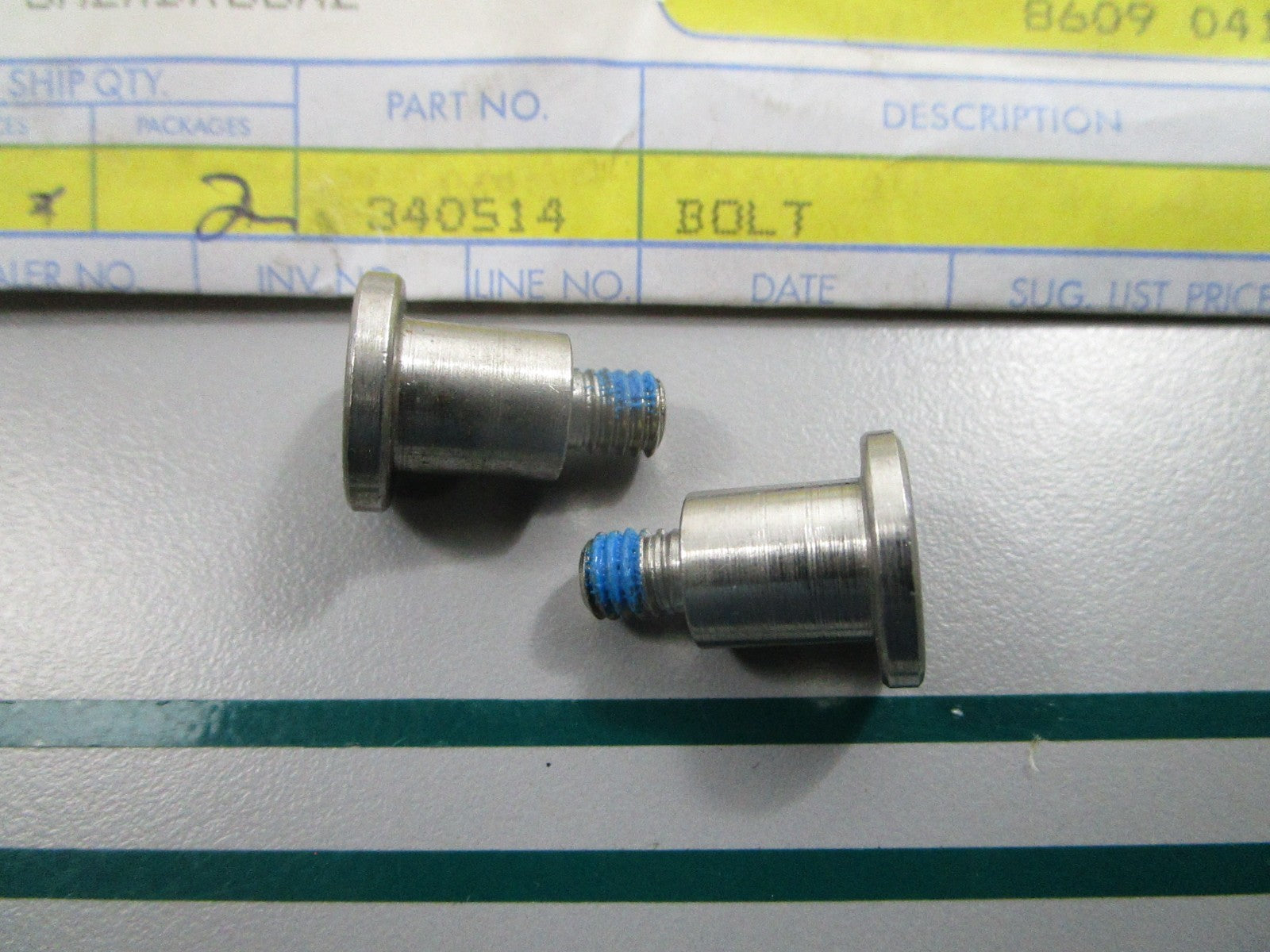 NEW OEM (LOT OF 2) 340514 0340514 OMC Johnson Evinrude Bolt 0810