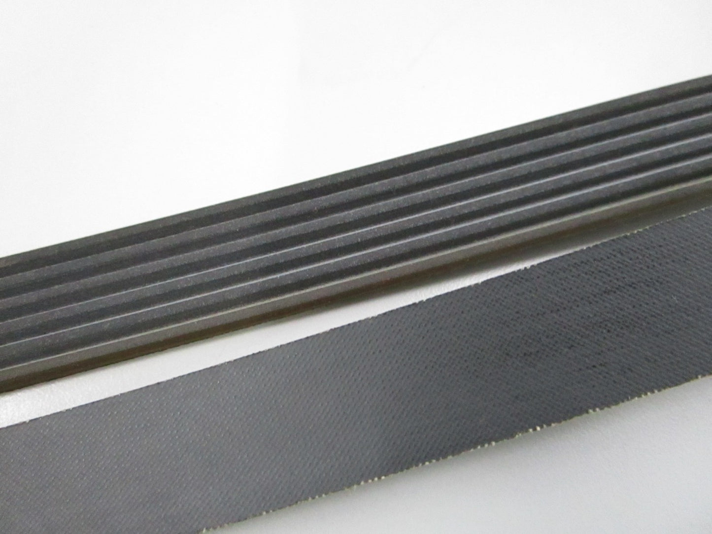 Gates K060806 Micro-V Serpentine Belt 6-Rib 80.58in NEW 0810