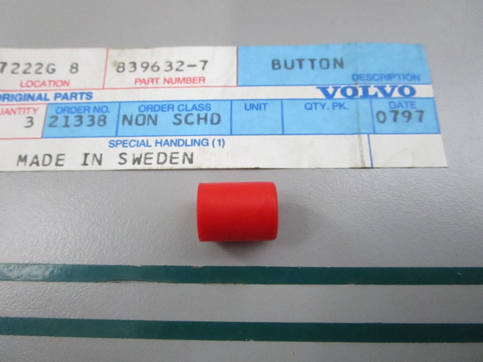 NEW OEM 839632 Volvo Penta Button 0810
