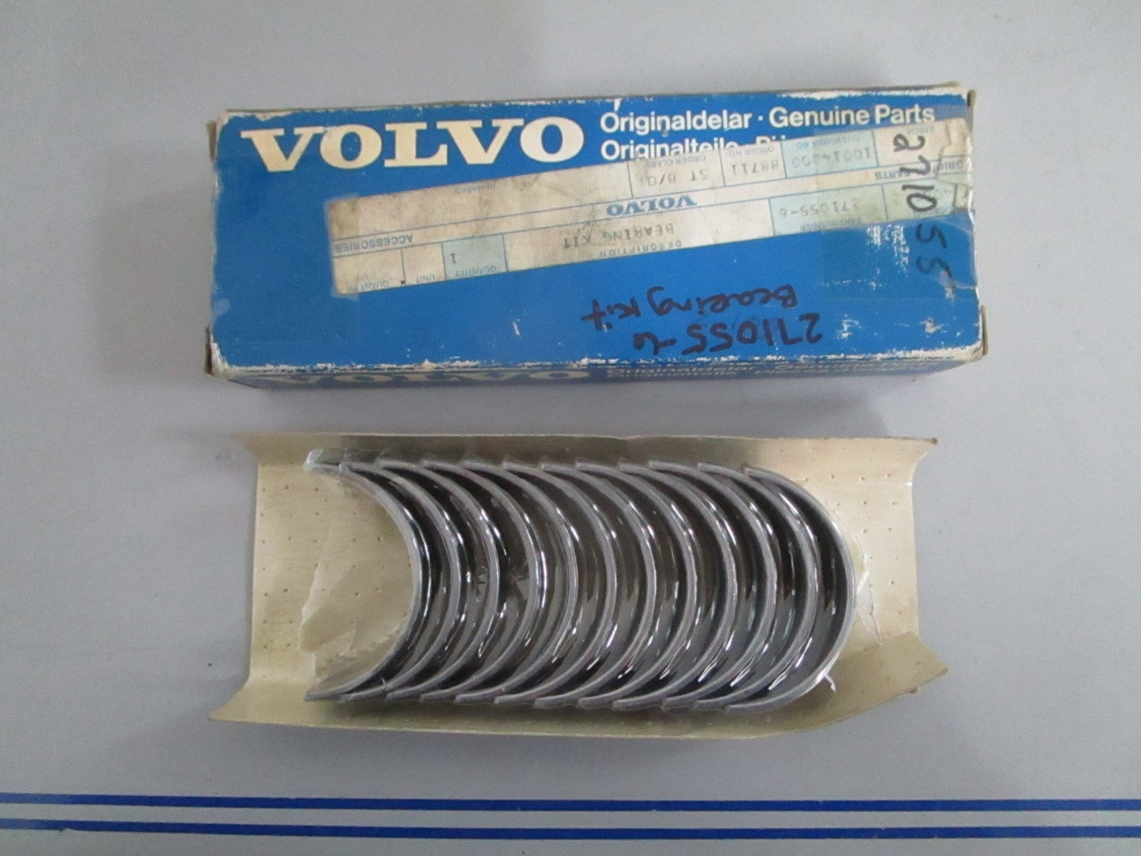 NEW OEM 271055 Volvo Penta Rod Bearing Set 0820