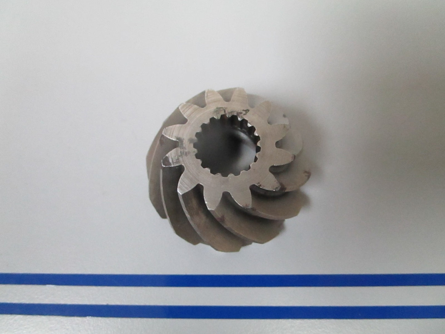NEW OEM 315533 0315533 OMC Johnson Evinrude Pinion Gear 0720