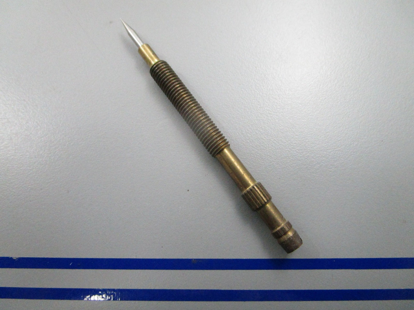 *NEW OEM* 0810 OMC Johnson Evinrude Needle Valve 431665 0431665