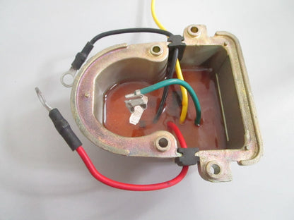 NEW OEM 5-207 8RG2009A Motorola 12V Regulator 0820