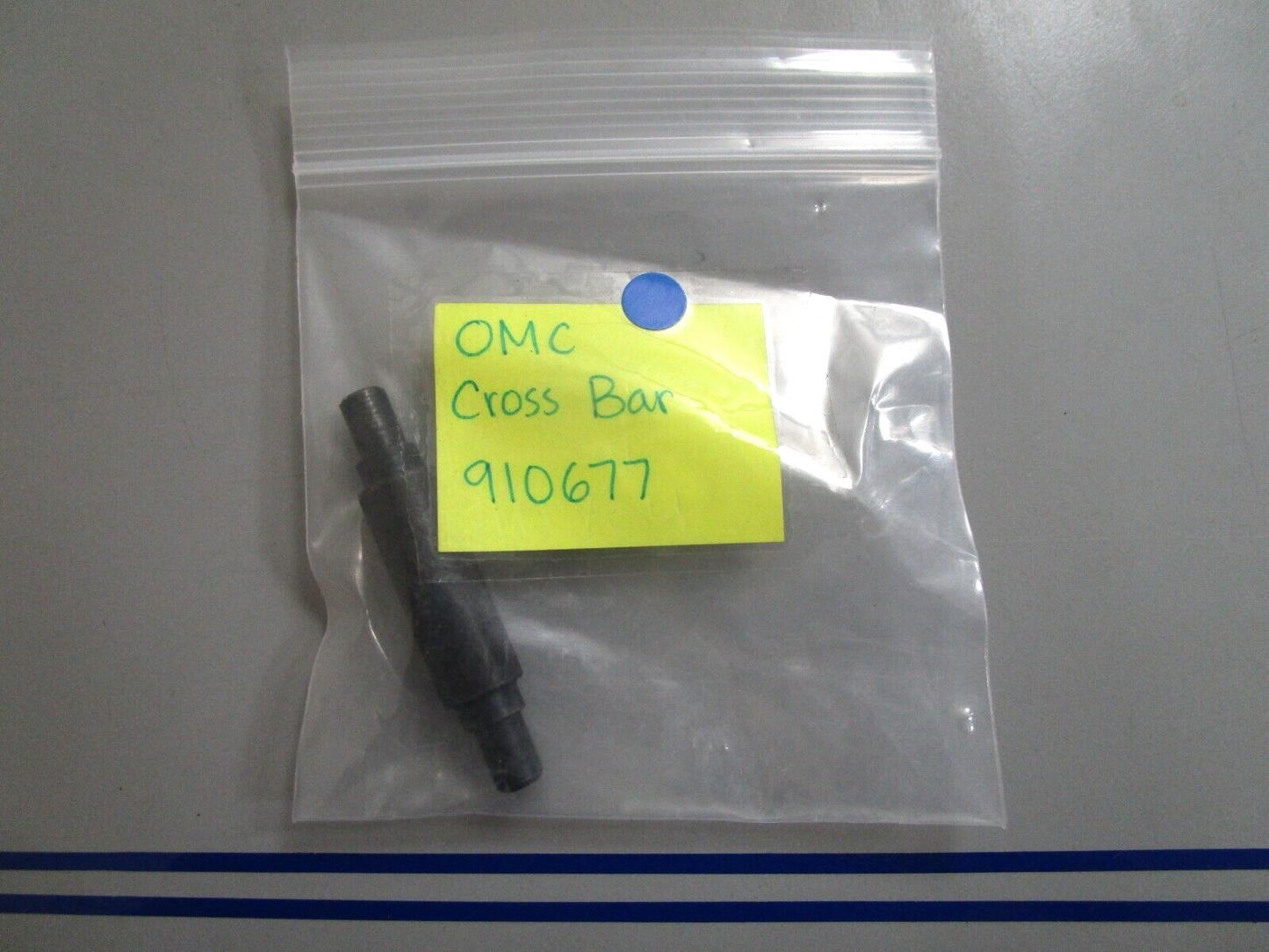 *NEW OEM* 0810 OMC Johnson Evinrude Cross Bar 910677 0910677