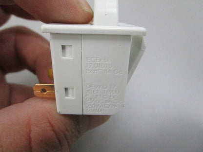 NEW OEM W11123941 Whirlpool Switch 0810