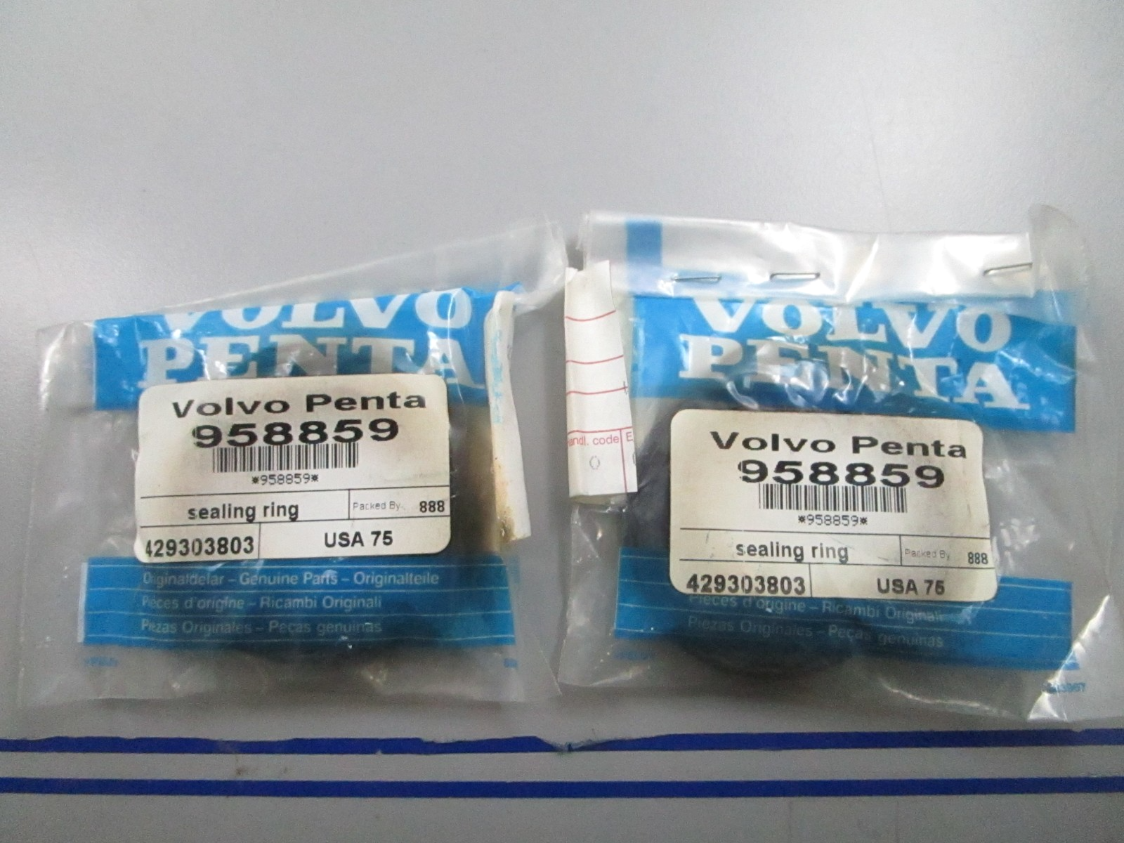 *NEW OEM* (LOT OF 2) 0810 Volvo Penta Sealing Ring 958859
