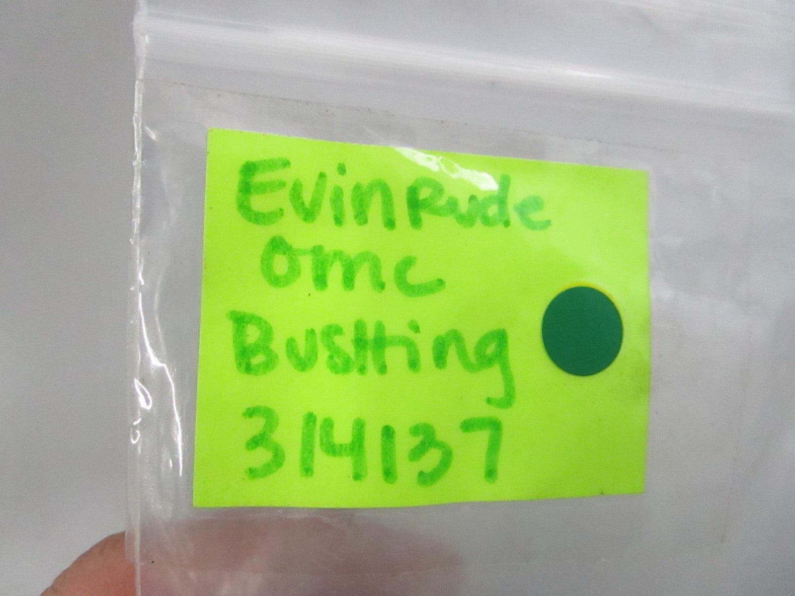 NEW OEM (LOT OF 2) 314137 0314137 OMC Johnson Evinrude Bushing 0810
