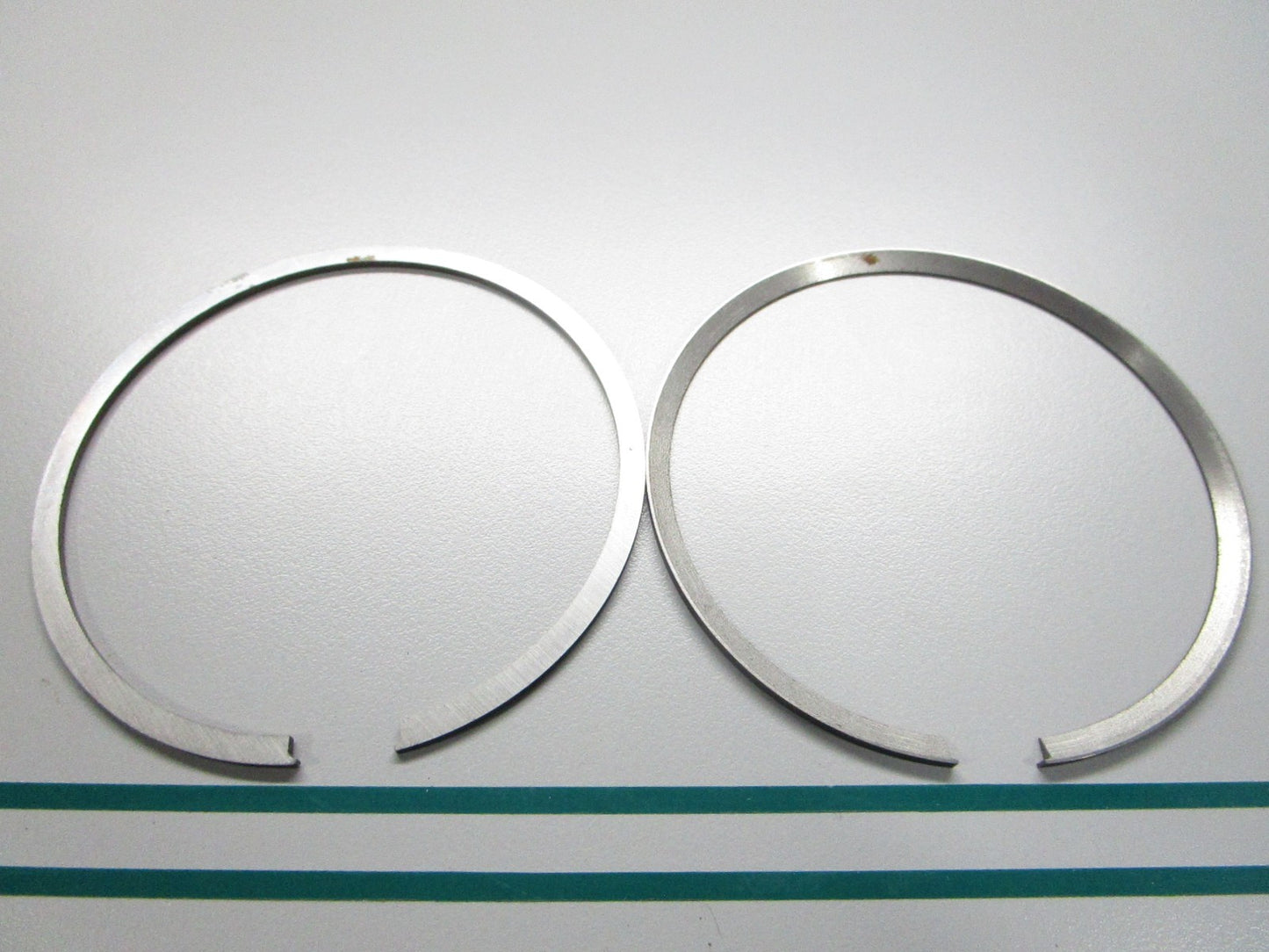NEW OEM 384317 0384317 OMC Johnson Evinrude 2 Ring Set 0810