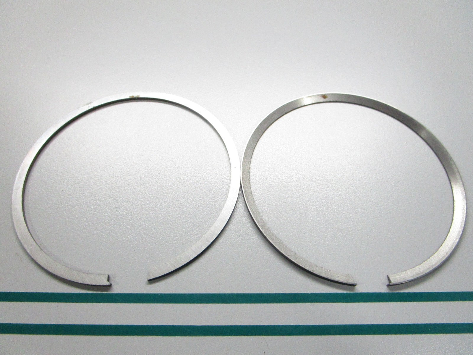 NEW OEM 384317 0384317 OMC Johnson Evinrude 2 Ring Set 0810
