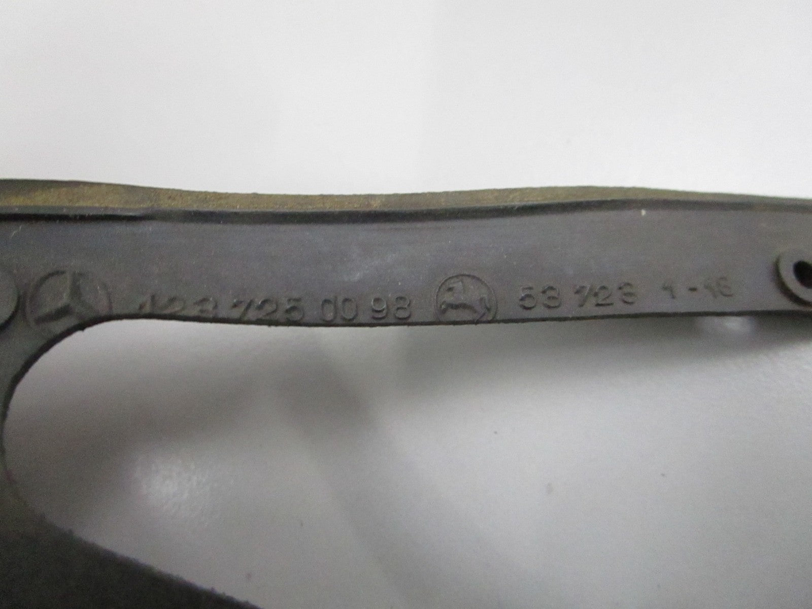 NEW OEM 1237250098 Mercedes-Benz Seal 0810