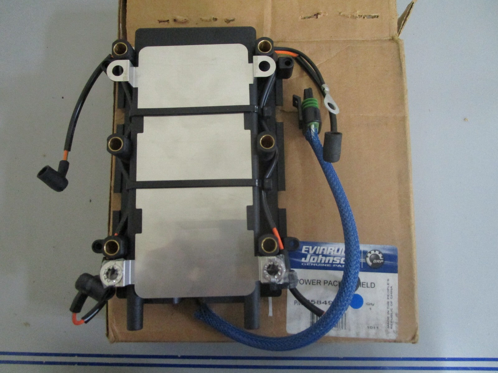 *NEW OEM* 0820 OMC Johnson Evinrude Power Pack & Shield 584988 0584988
