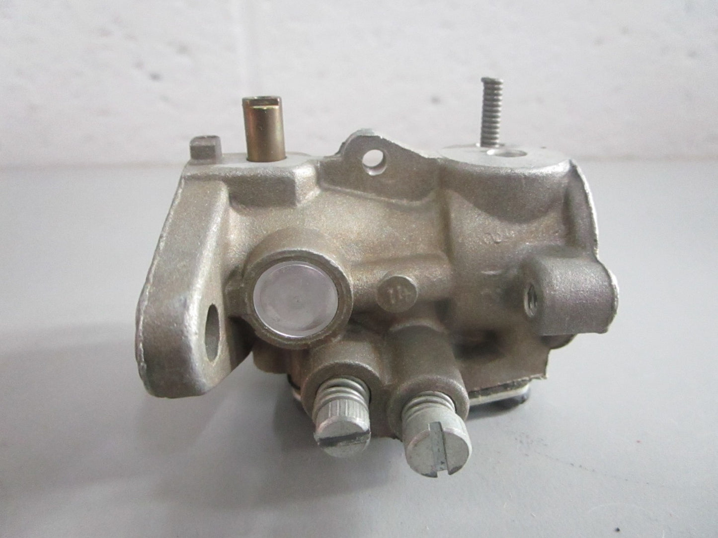 NEW OEM 631985 Tecumseh Carburetor 0820