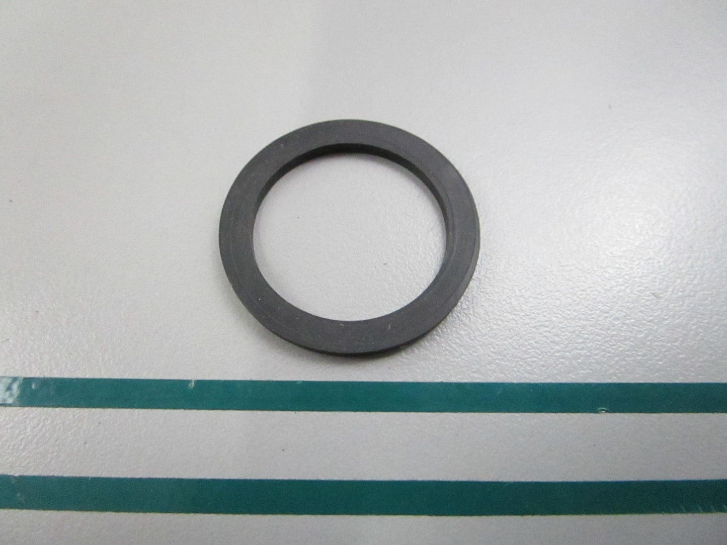 NEW OEM 303122 0303122 OMC Johnson Evinrude Filter Bowl Gasket 0810