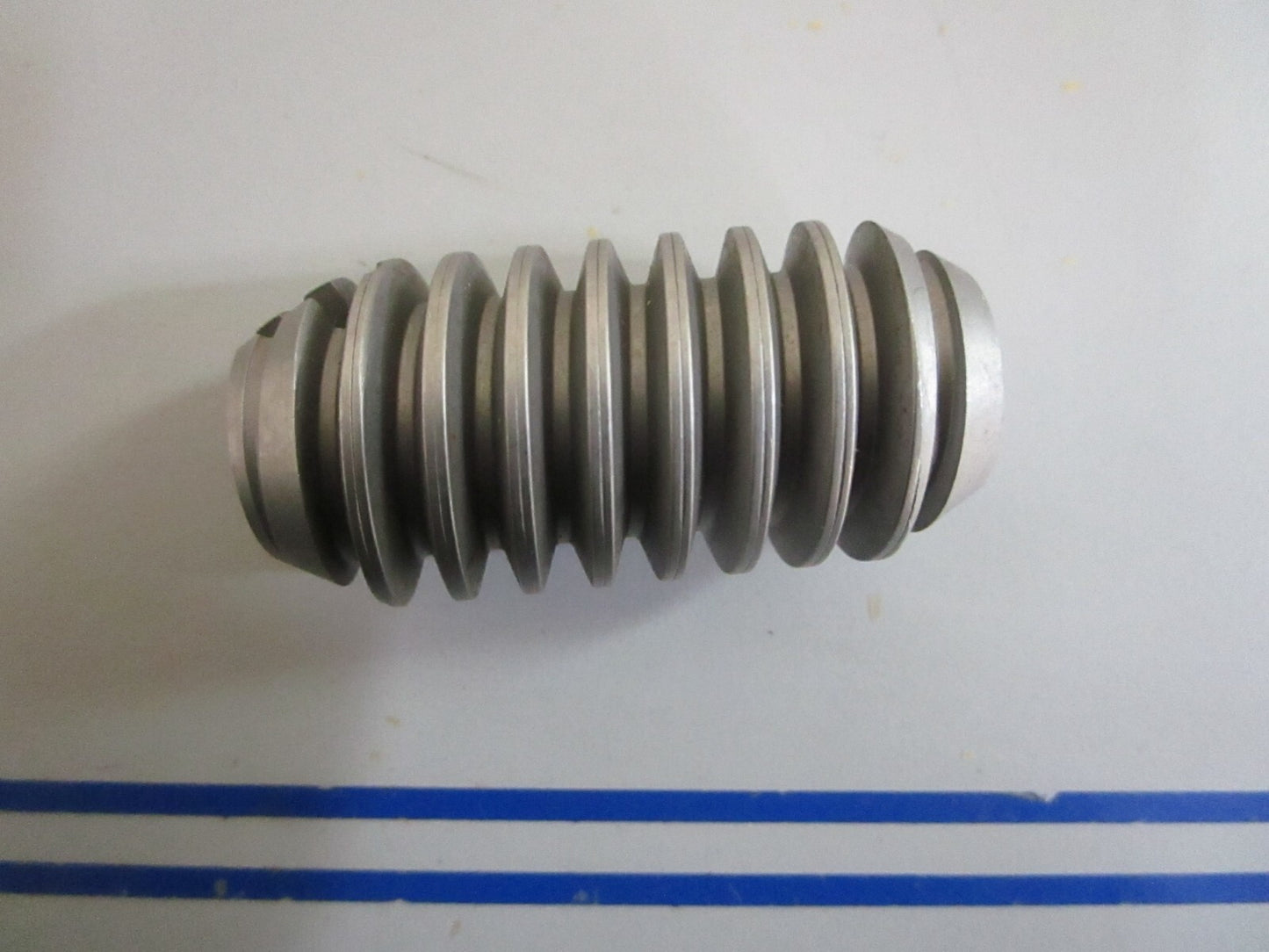 *NEW OEM* 0820 OMC Johnson Evinrude Worm Gear 908168 0908168