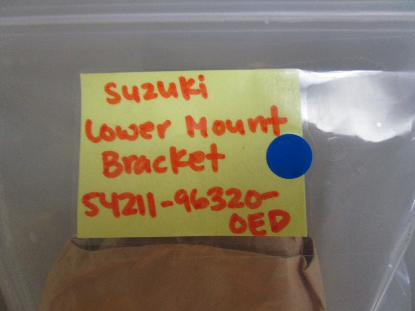 *NEW OEM* 0810 Suzuki Lower Mount Bracket 54211-96320-0ED