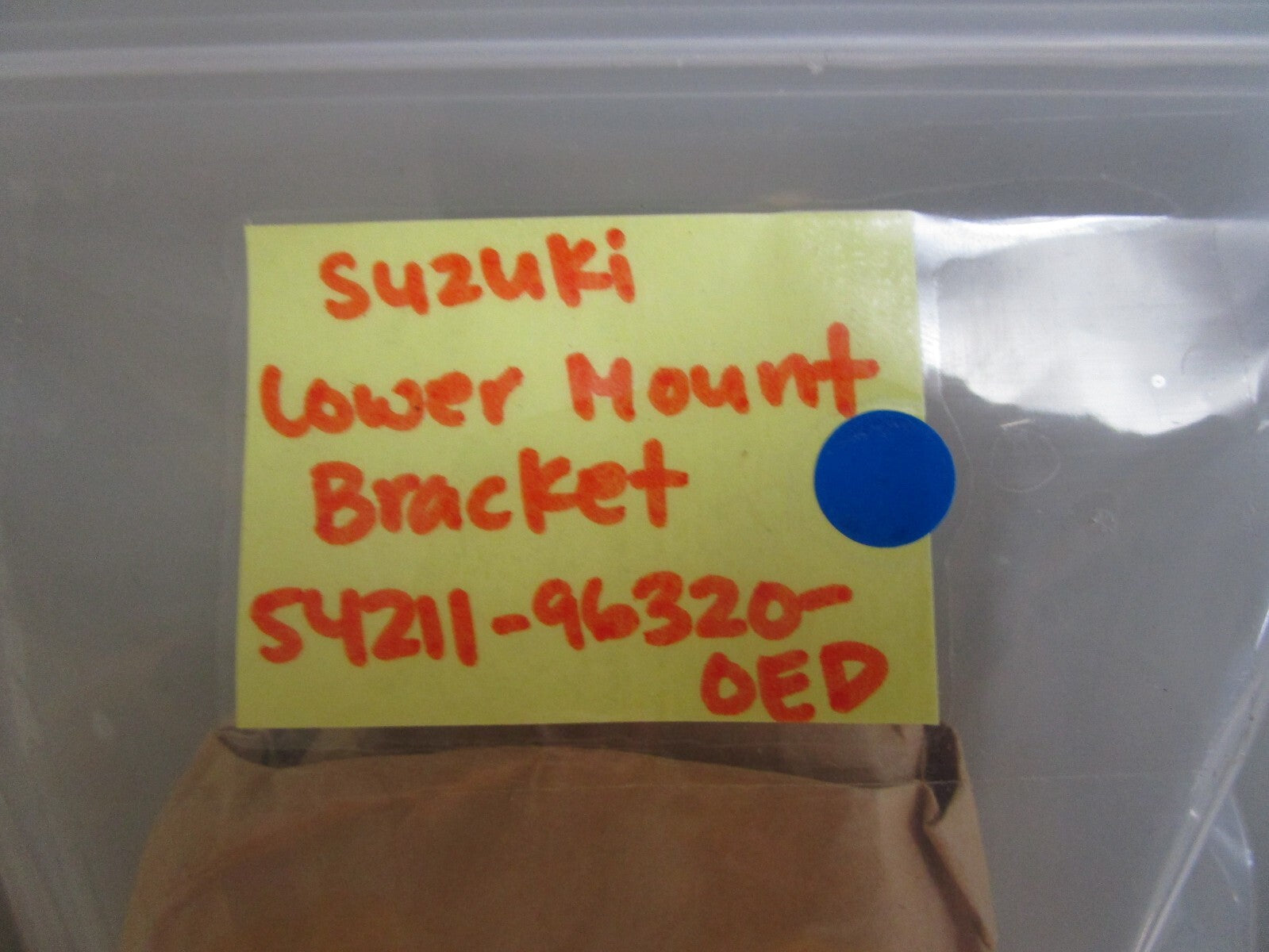 *NEW OEM* 0810 Suzuki Lower Mount Bracket 54211-96320-0ED