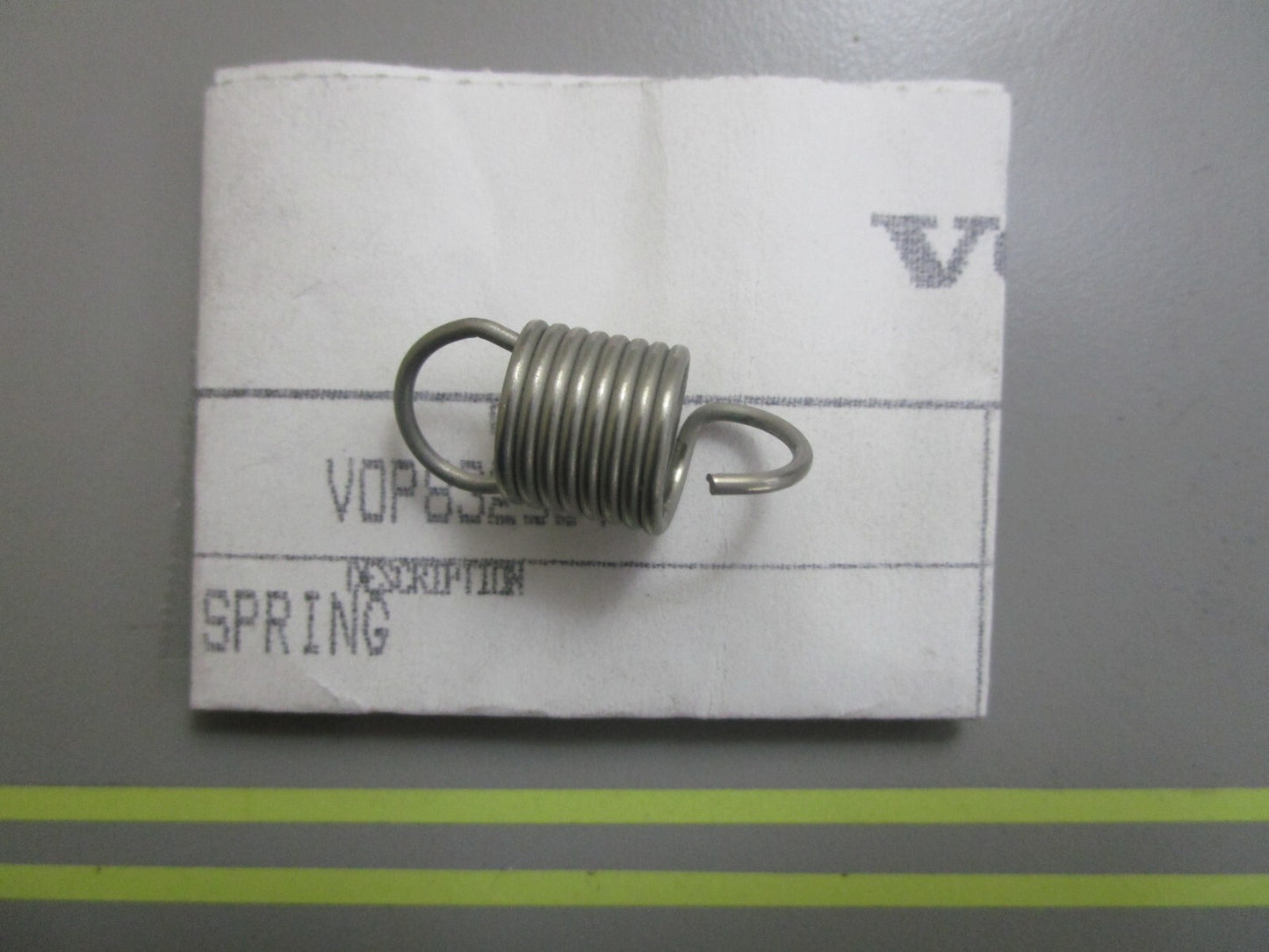 *NEW OEM* 0810 Volvo Penta Spring 832534
