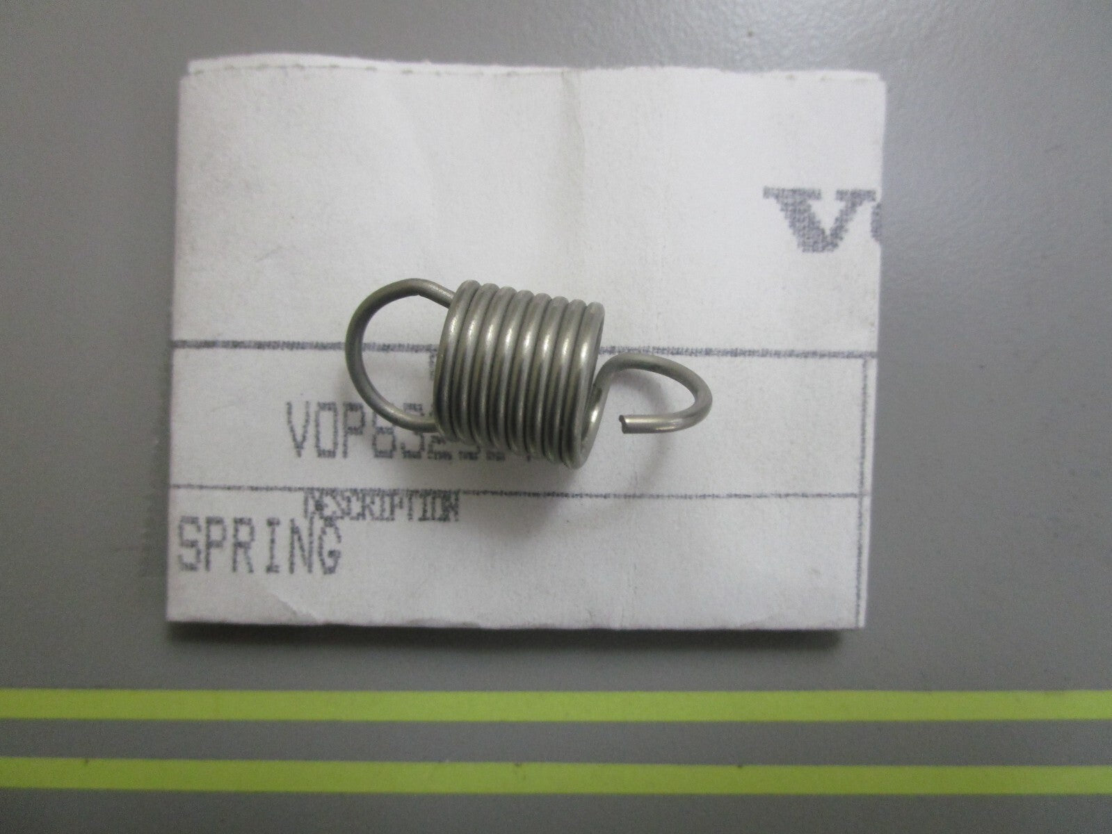 *NEW OEM* 0810 Volvo Penta Spring 832534
