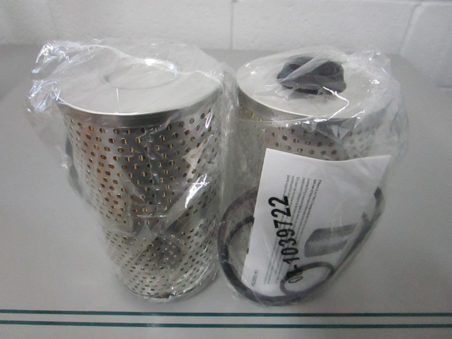 NEW (LOT OF 2) 33651 WIX Fuel Filter 0810