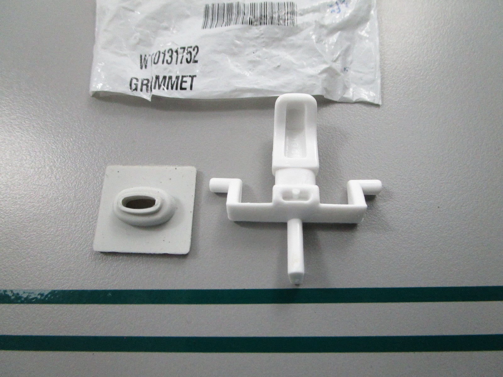 NEW OEM W10131752 Whirlpool Dishwasher Grommet 0810