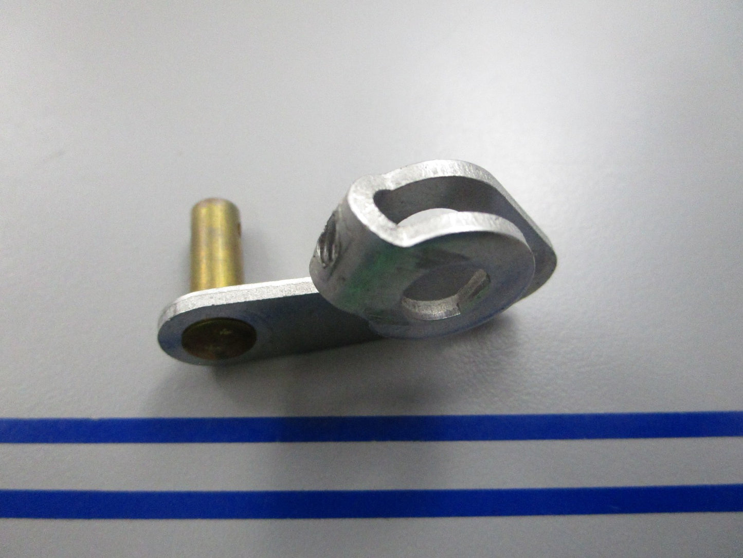 NEW OEM 397504 0397504 OMC Johnson Evinrude Lever & Pin 0810