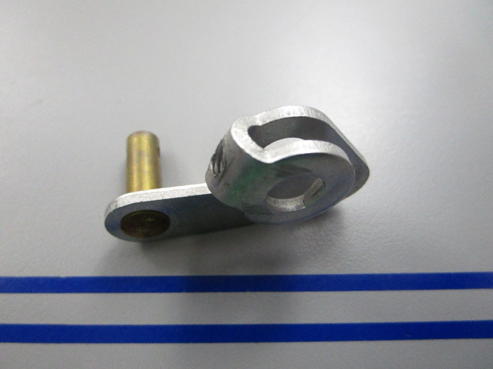 NEW OEM 397504 0397504 OMC Johnson Evinrude Lever & Pin 0810