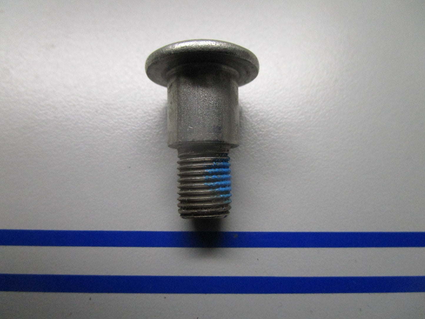 *NEW OEM* 0720 OMC Johnson Evinrude Shoulder Screw 335487 0335487