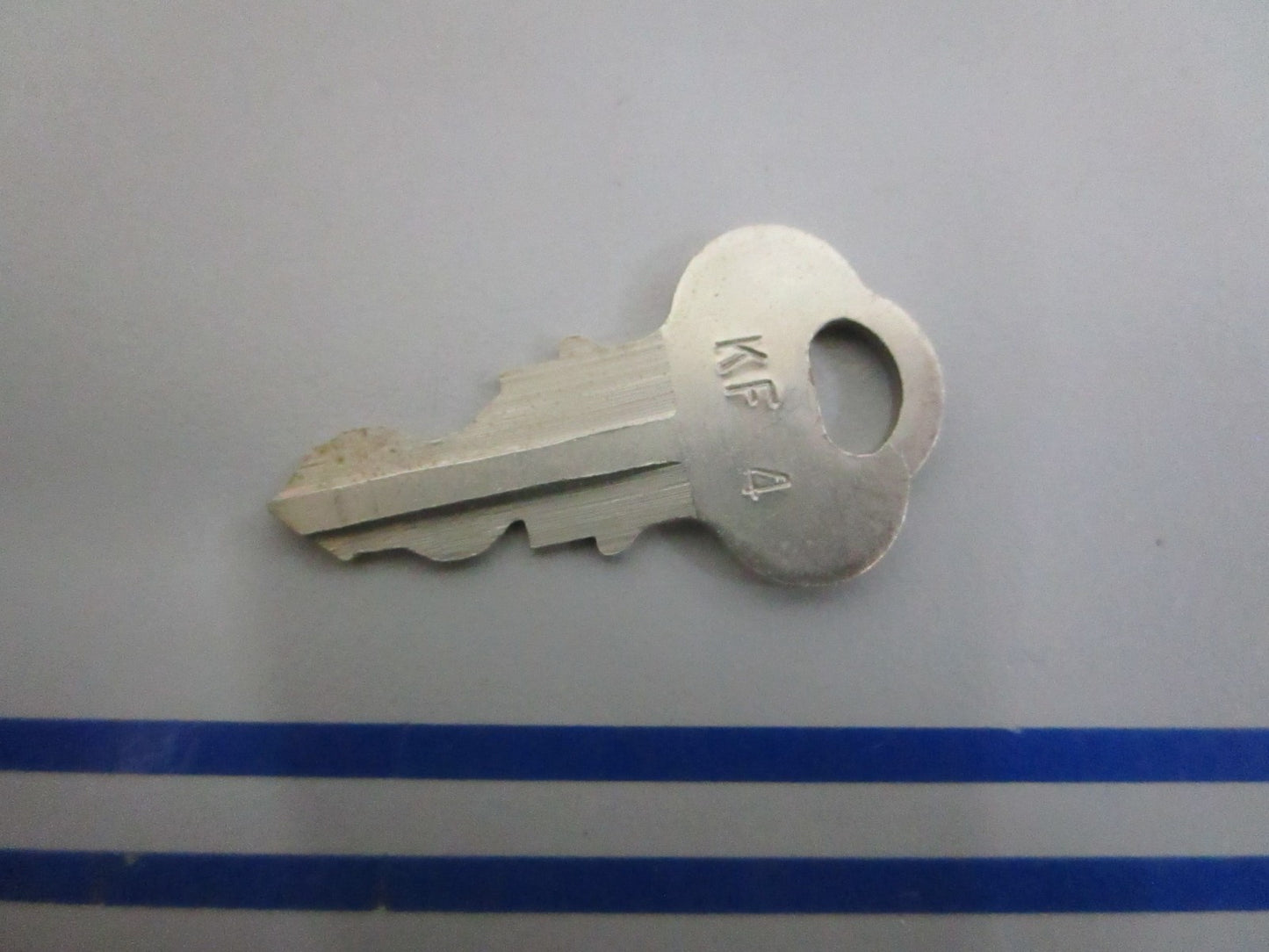 NEW OEM 501519 0501519 OMC Johnson Evinrude KF4 Ignition Key 0820