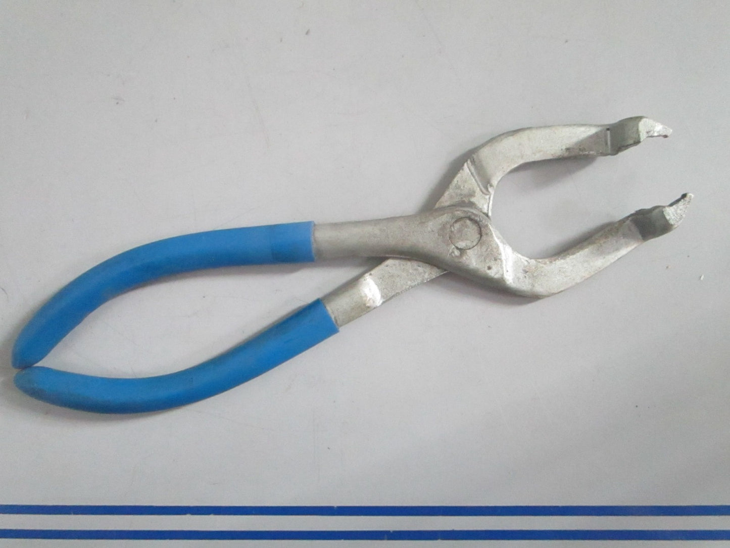 NEW OEM 9995026 Volvo Penta Pliers 0820
