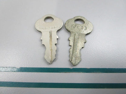 NEW OEM (LOT OF 2) 501568 0501568 OMC Johnson Evinrude KF53 Ignition Key 0810