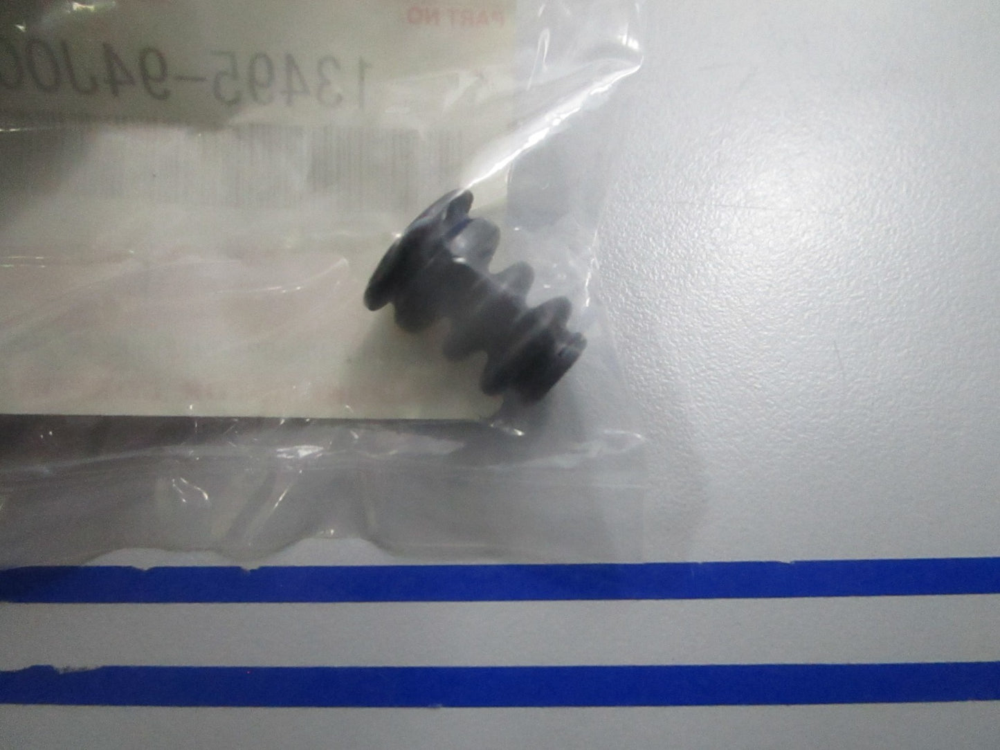 *NEW OEM* 0810 Suzuki Rubber Cap 13495-94J00
