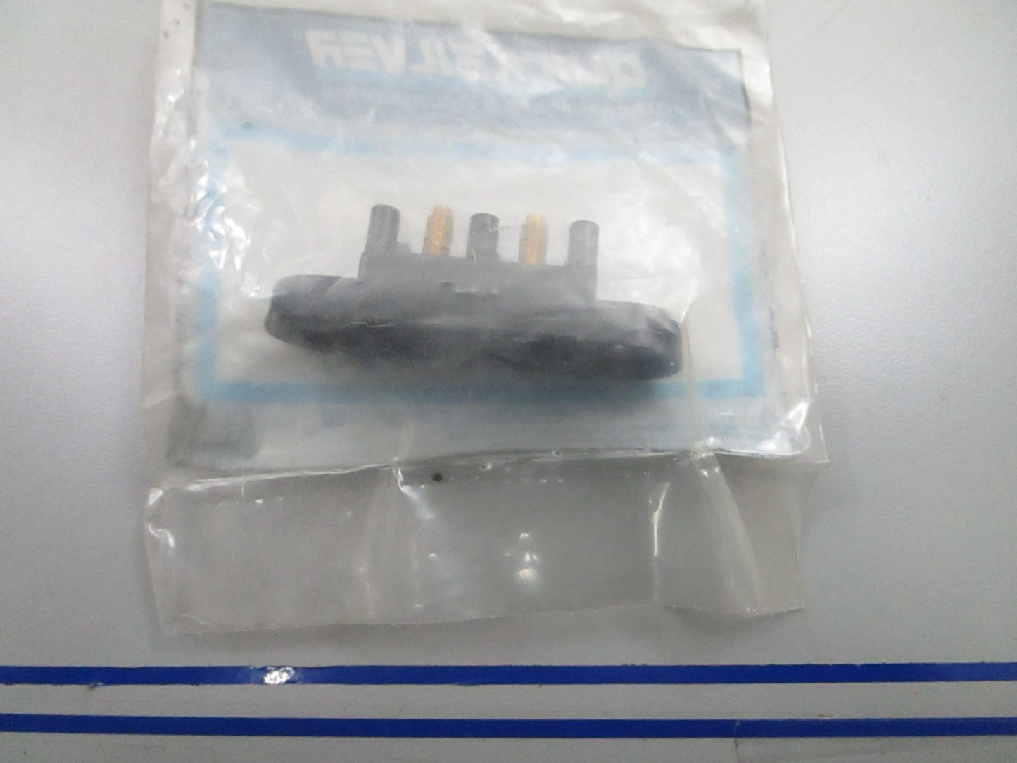 *NEW OEM* 0810 Mercury Quicksilver Terminal Block 86-19437 2