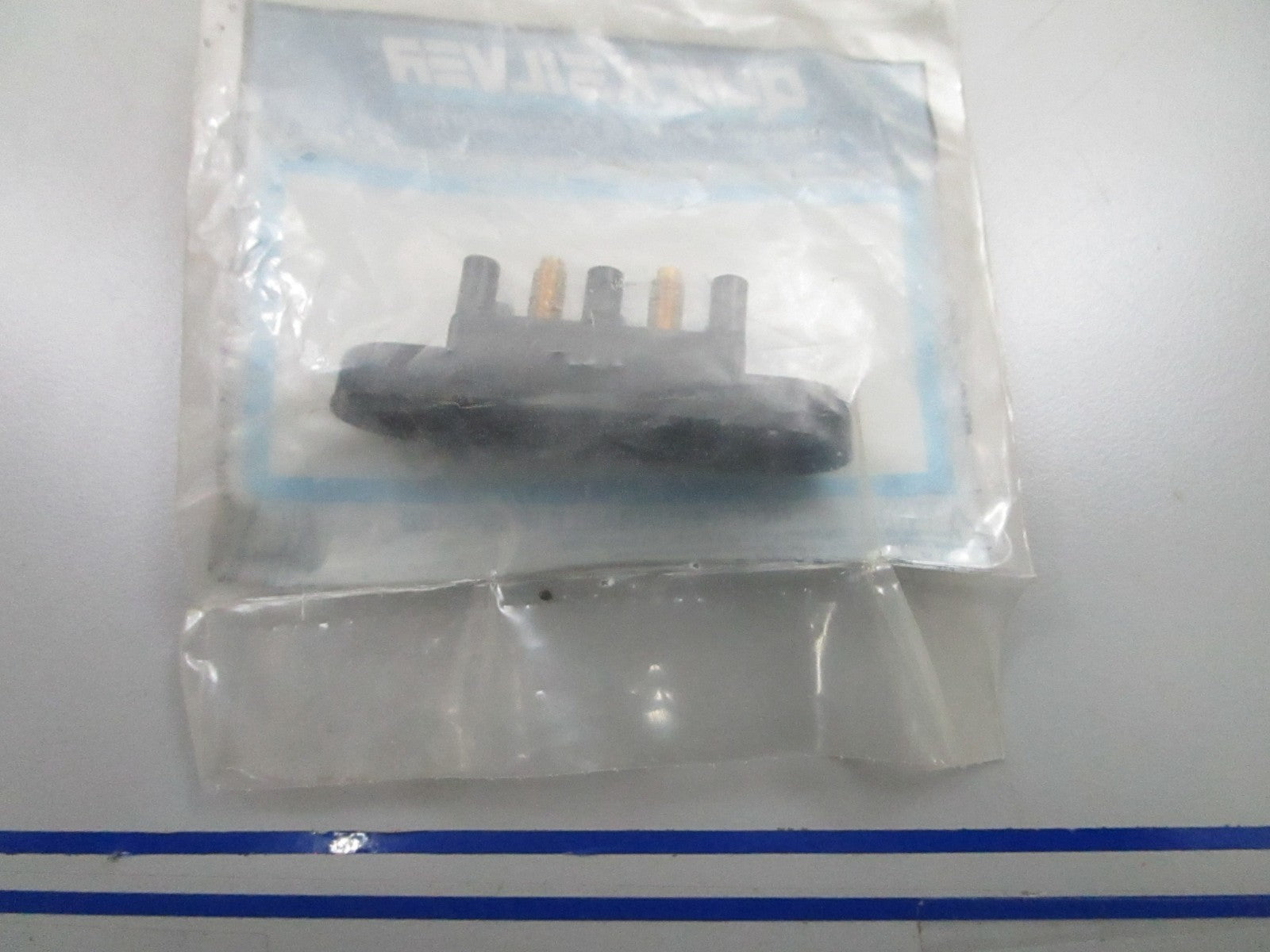 *NEW OEM* 0810 Mercury Quicksilver Terminal Block 86-19437 2