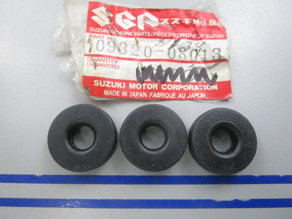 NEW OEM (LOT OF 3) 09320-08013 Suzuki Cushion 0810