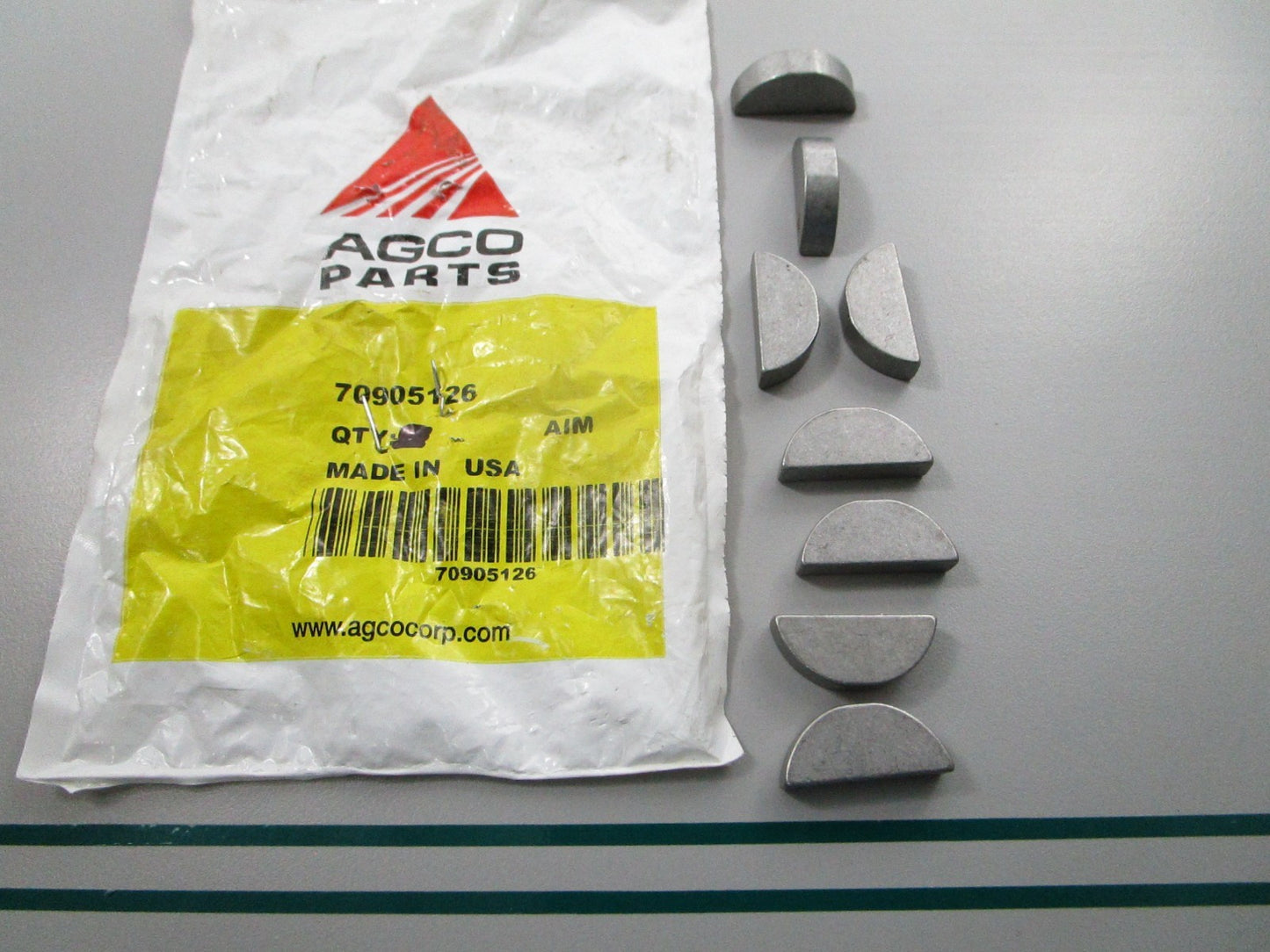 NEW OEM (LOT OF 8) 70905126 AGCO Woodruff Key 0810