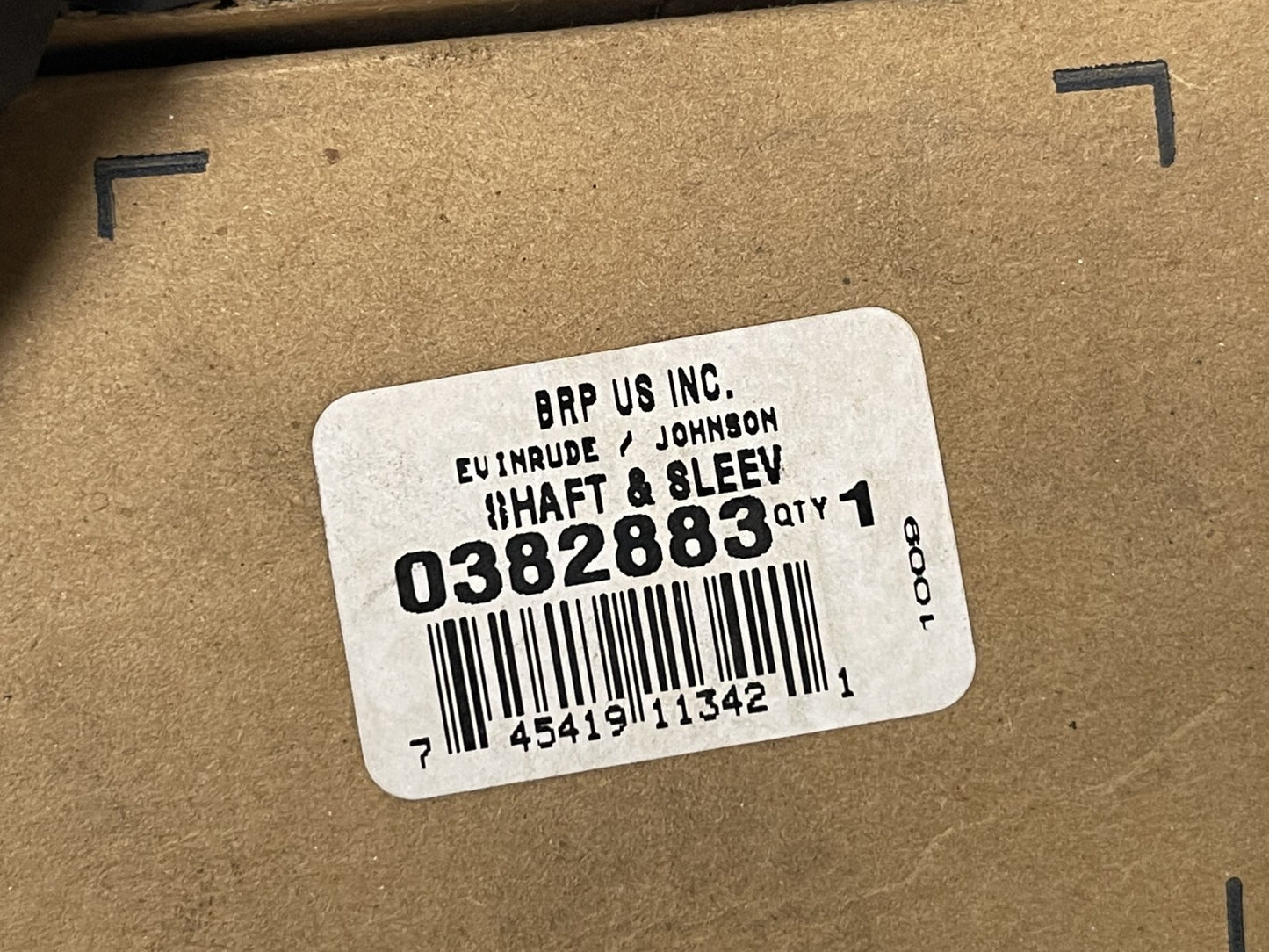 *NEW OEM* 0670 OMC Johnson Evinrude Shaft & Sleeve 0382883 382883