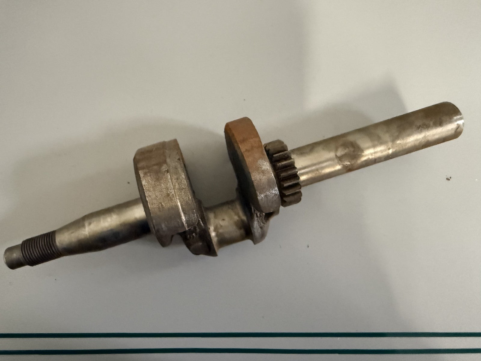 NEW OEM 261293 Briggs & Stratton Crankshaft 0820