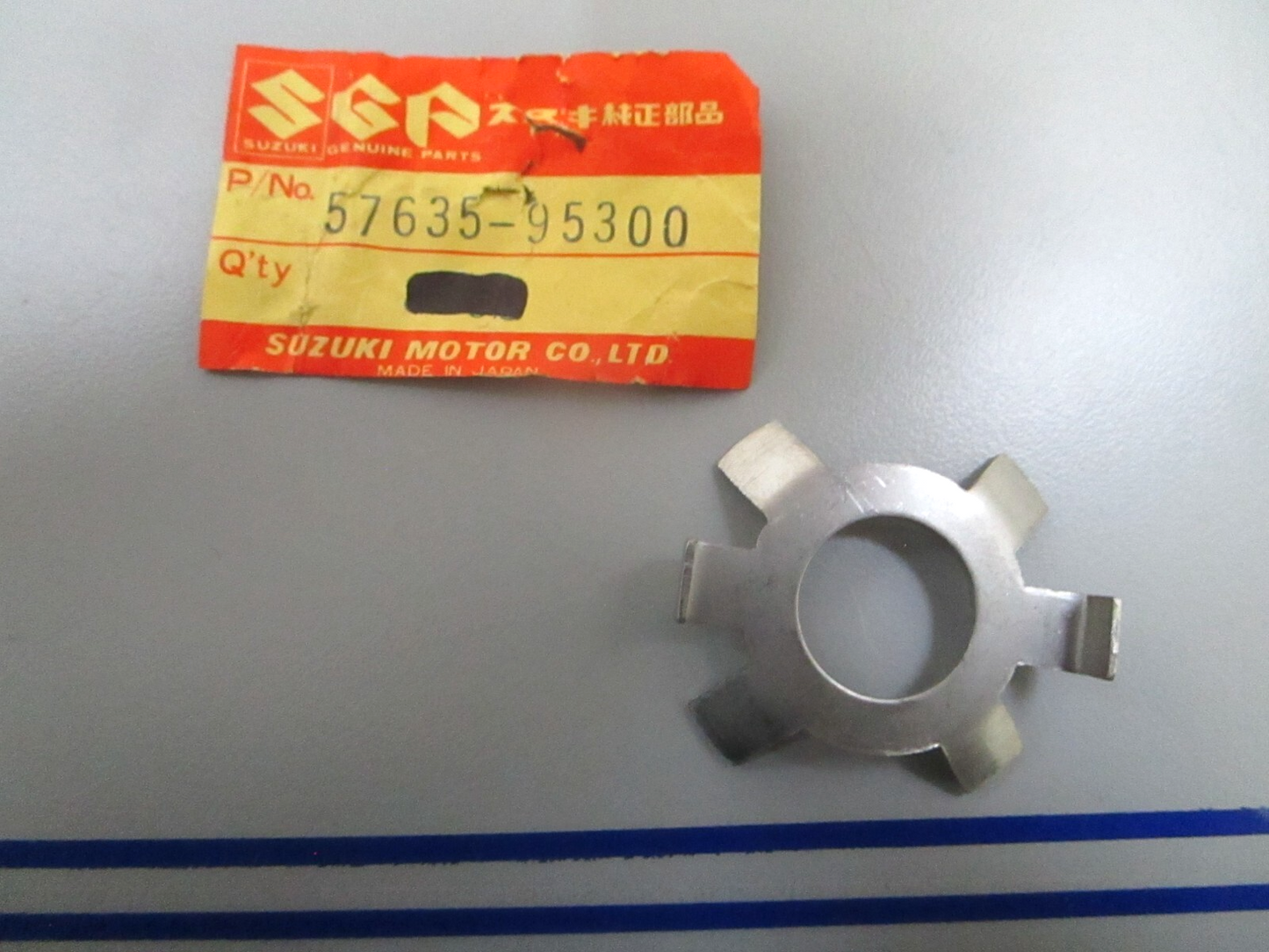 *NEW OEM* 0810 Suzuki Propeller Nut Washer 57635-95300