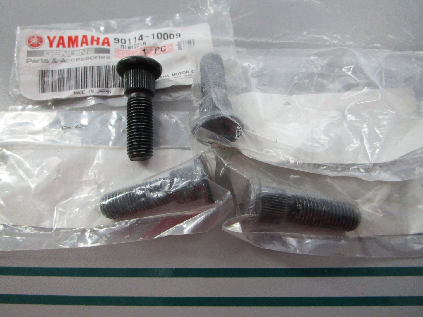 NEW OEM (LOT OF 4) 90114-10009-00 Yamaha Stud Bolt 0810