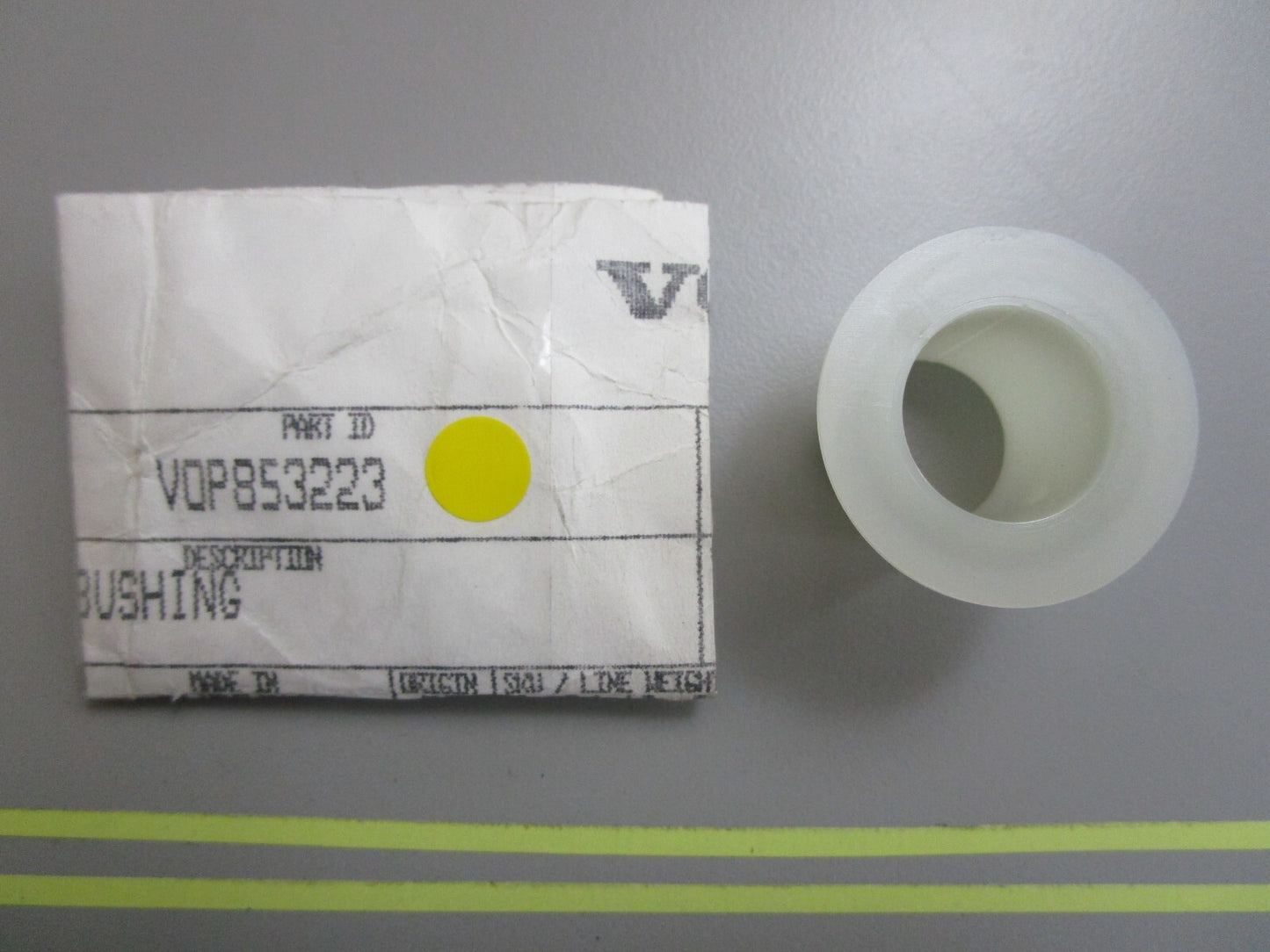 *NEW OEM* 0810 Volvo Penta Bushing 853223
