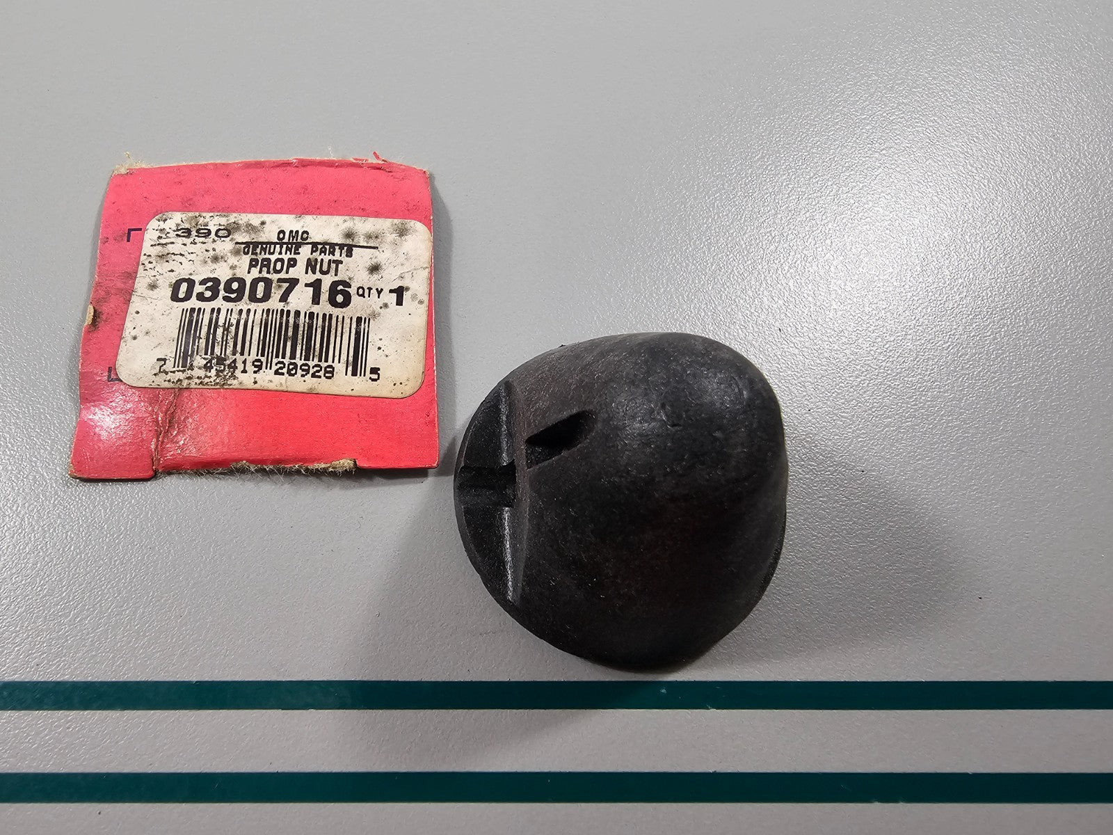 NEW OEM 390716 0390716 OMC Johnson Evinrude Prop Nut 0810