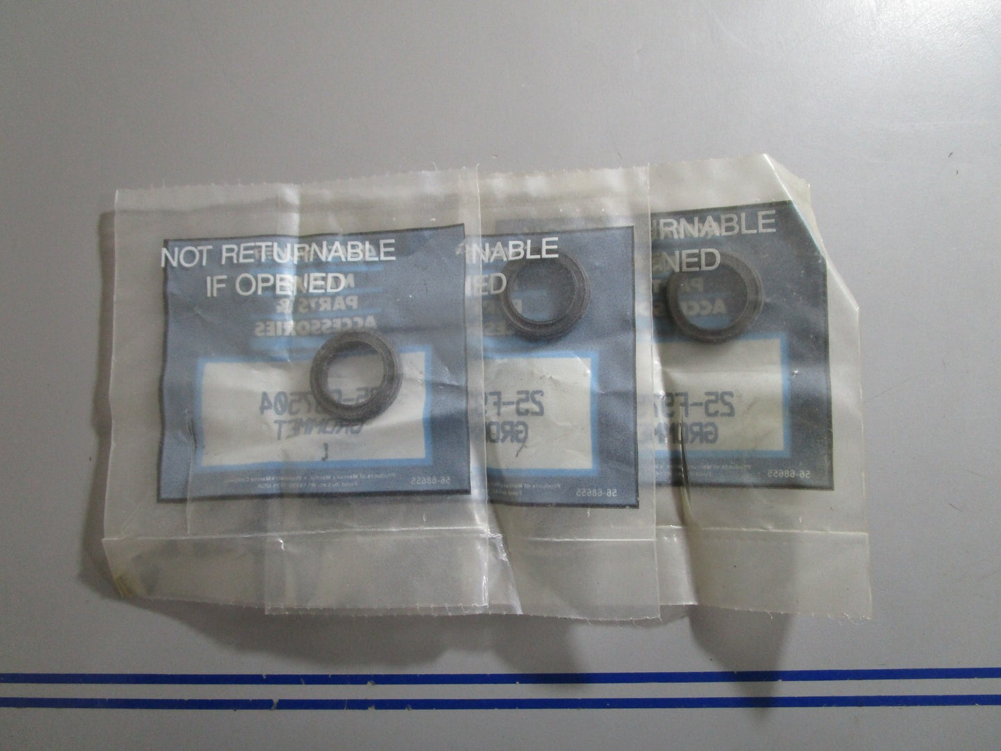 *NEW OEM* (LOT OF 3) 0810 Mercury Quicksilver Grommet 25-F97504